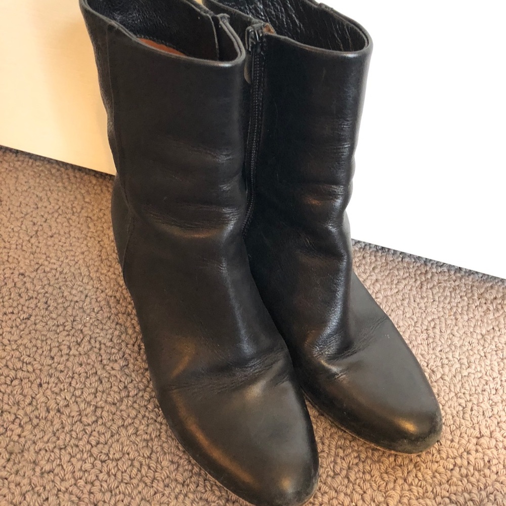 VINCE. black leather boots size 8